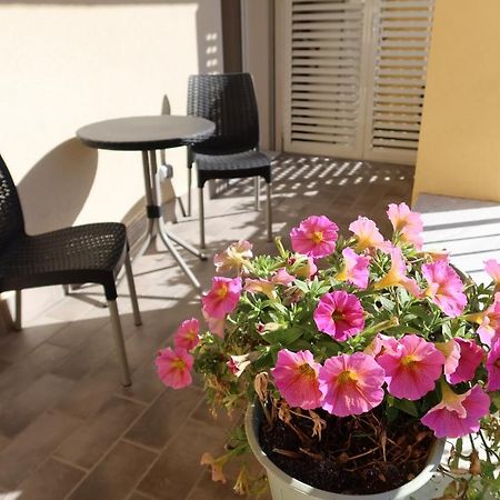 La Casa Di Loris Apartment Sarzana Exterior foto